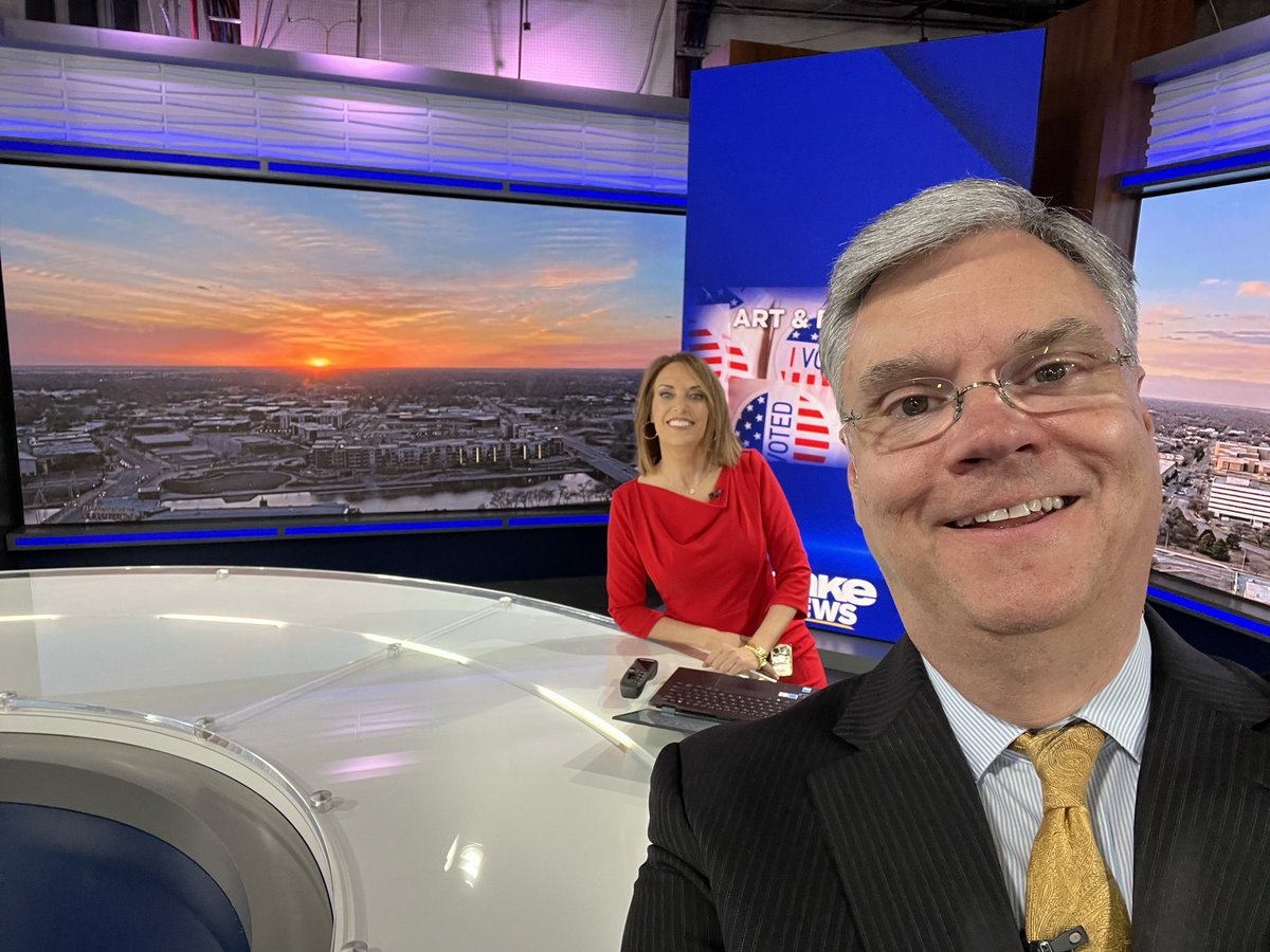 JayPraterKAKE's tweet photo. Another #sunsetselfie from the new @KAKEnews Studio! https://t.co/DQJw9v5pbH