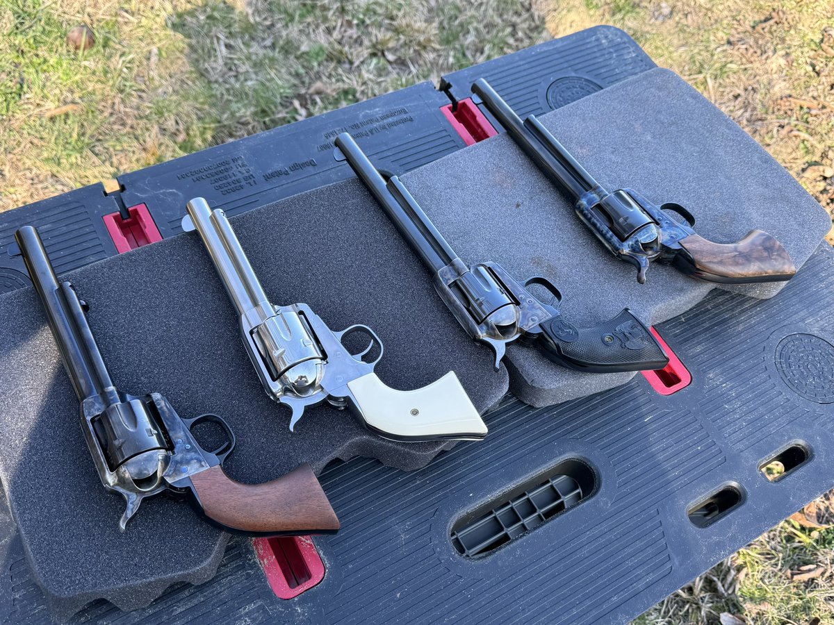 DrRooftopKY's tweet photo. Big iron flame thrower and smoke show.
#Colt #SingleActionArmy https://t.co/ChHlHqiewV