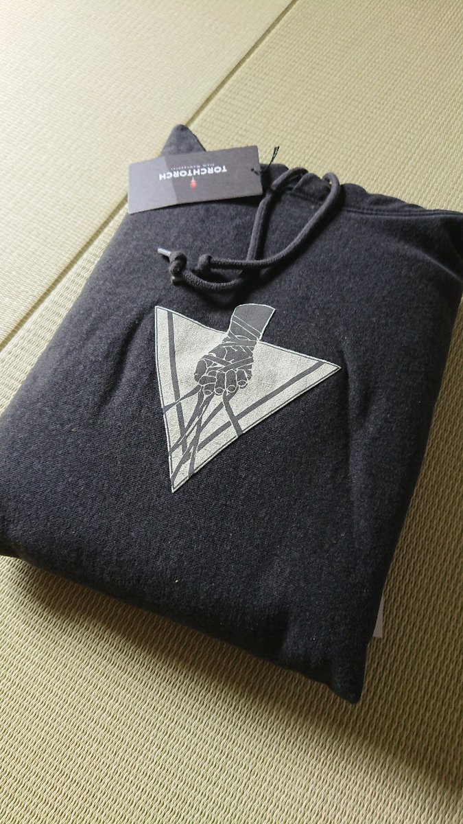 reina16344's tweet image. ウォルターのパーカー届いた🥰😉😆
首周りタイトだけど、だからかすごく暖かい👍
#TORCHTORCH
#AC6