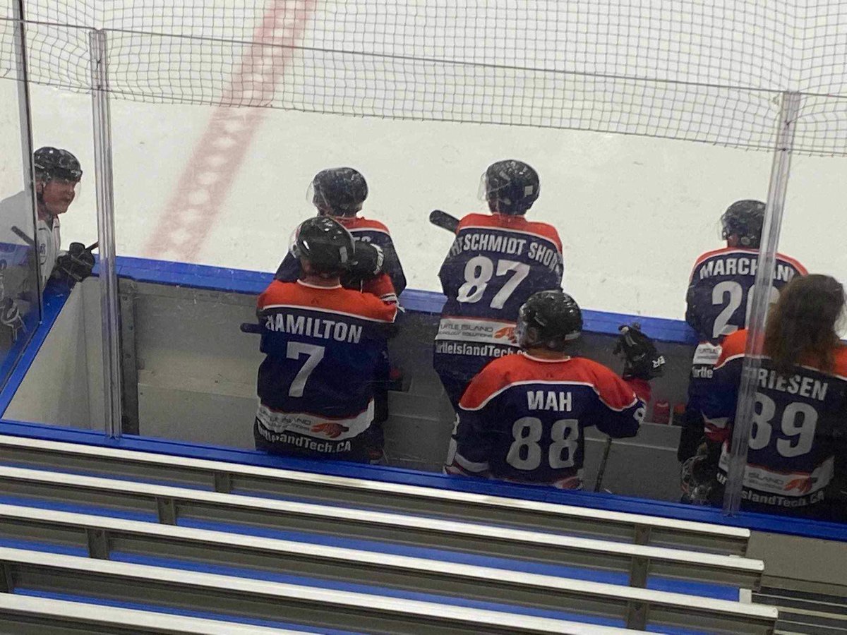 cdnhammy7's tweet photo. Hey @Pudge_19 is this where you and the other Glen @GlenMah made the plan to take me out right in front of me and i never noticed 🧐🤨 #HHS24 https://t.co/DlU1gxsnaF