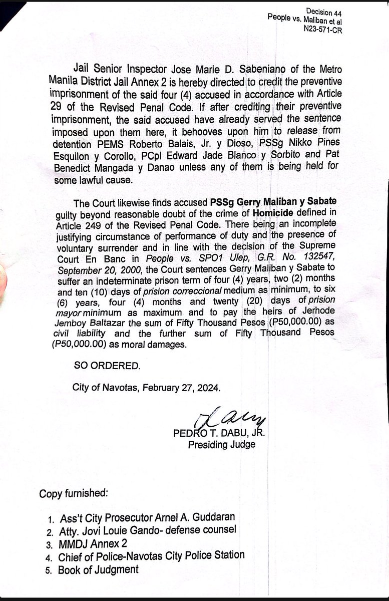 Bahagi ng desisyon ng Navotas RTC Branch 286 sa kaso ng pagpatay kay Jemboy Baltazar. Isa ng hinatulan ng homicide, apat ang hinatulan ng illegal discharge of firearms at abswelto naman ang isa pang pulis @dzbb