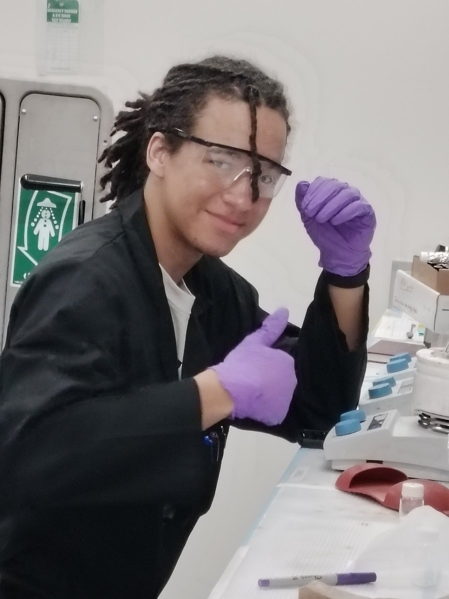 Devadas_GroupTU's tweet photo. Congratulations to Taylor and Dariush who are joint first authors and  co-author Mansoor and collaborator Dr. Hondrogiannis on our latest publication in Vibrational Spectroscopy https://t.co/iN2uqLY157