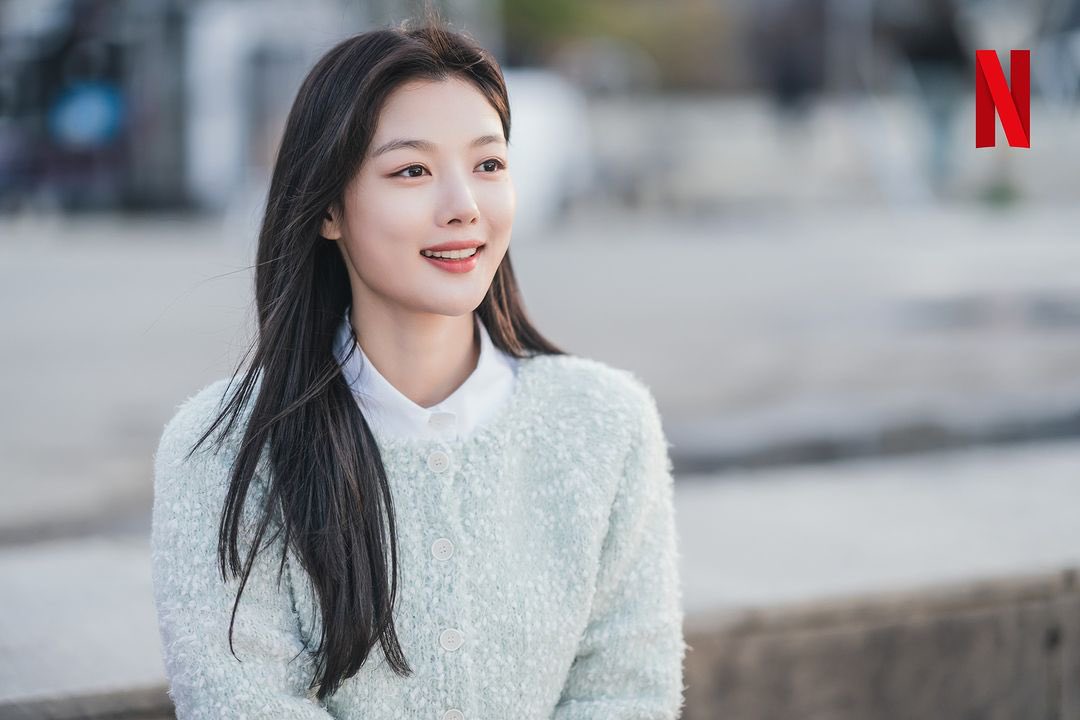 kdrama_menfess's tweet photo. •kdm• kim yoojung still cuts for chicken nugget 🐣

akhirnya dapet still cuts yg bentukannya bukan ayam goreng 🤣
https://t.co/eBZK7HcygJ