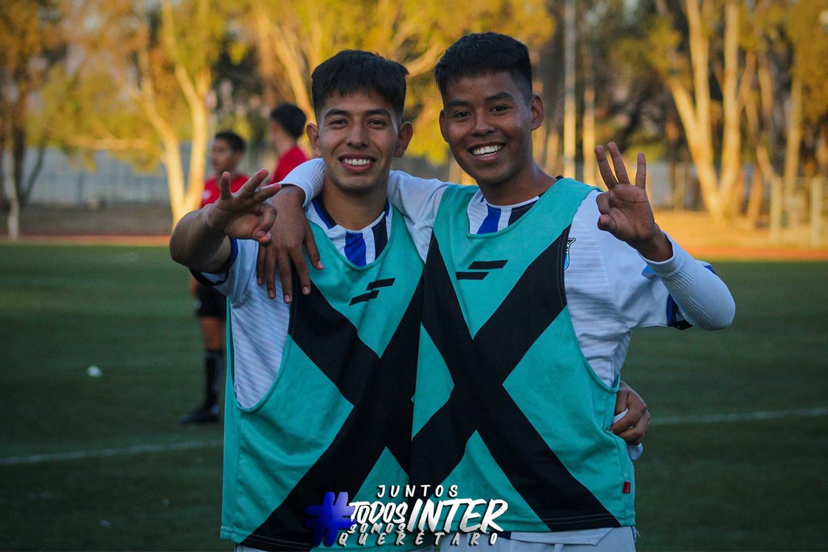 fcinterqro's tweet photo. 𝑮𝑹𝑨𝑵 𝑽𝑰𝑪𝑻𝑶𝑹𝑰𝑨 😎
📸Galería de nuestra Jornada 21 de la @LigaTDP contra #estudiantes de #queretaro🔵⚫️
#TodosSomosInter #TodosSomosQueretaro https://t.co/PHcRMCis8v