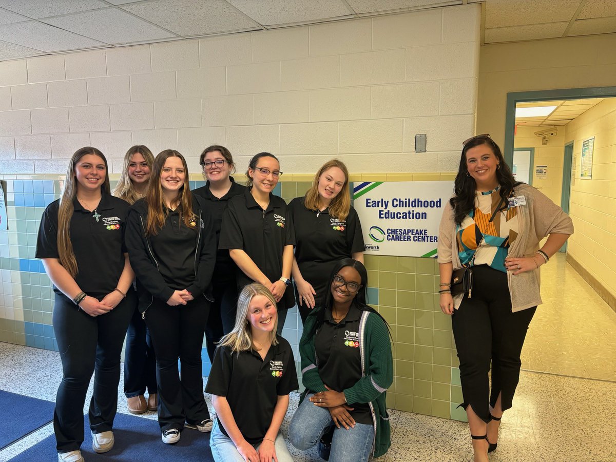 cpkcareercenter's tweet photo. Thank you, @drbnwalker, for visiting Early Childhood Education today! Your passion for and love of education was evident and the students enjoyed your authenticity! We appreciate all you do to serve the students of @cpschoolsva! 💚🌪💙#3Cs #ProudtobeCCC #ALLIN https://t.co/NYJHdTlHQj