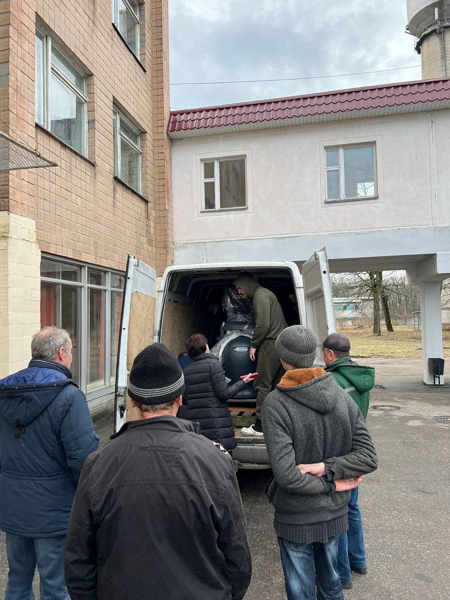 defendukraini's tweet photo. 2/13/2024 Kyiv Ukraine 🇺🇦 

A modern Cybex simulator was handed over to the state medical and social center for war veterans, Boryspil district

Less than 2 months after our container 9 #ProjectTatyana left Vancouver 🇨🇦 

Hope it helps rehab hundreds of heroes

#ProjectInvictus https://t.co/4NJEW3V0oH