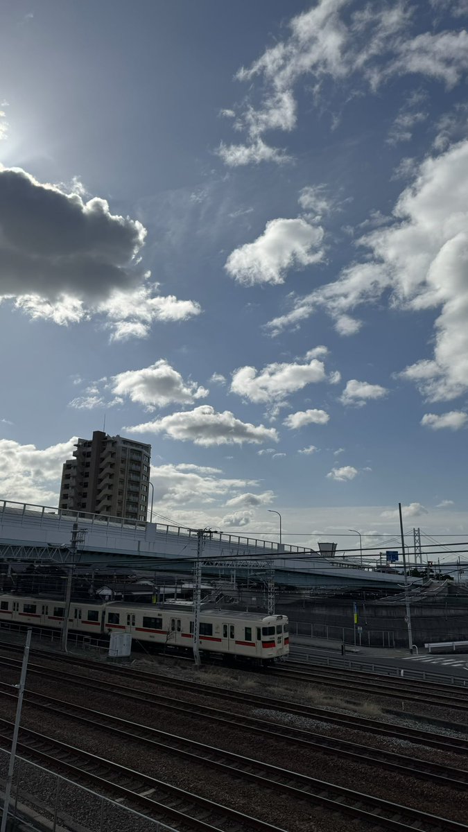 kazuyamori88051's tweet photo. @offshor76355772 love aloha🇯🇵🌴
ヤワンデのみなさん
おはようございます🇨🇲
今日の明石の空は晴れ☀️
今日も一日一善
love&peace
HP https://t.co/oByOiDJlZd
#明石 #大蔵海岸 #日本標準時
#青空 #skylovers #sexy #イマソラ
#positivevibs #海が好き
#xoxo #smile #love
#peace #冬 #winter
#liketolike #ベナン https://t.co/uKwLTd0FuR