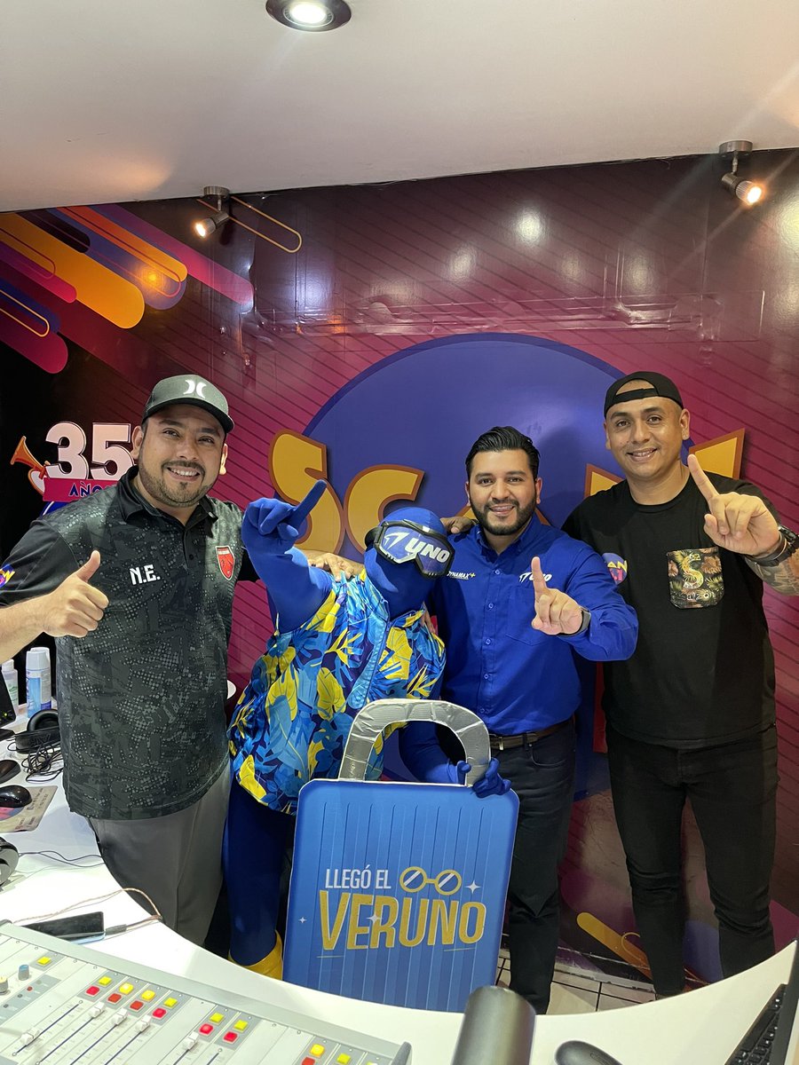 jennycgaldamez's tweet photo. Seguimos en la #Girademedios con Gasolineras UNO para brindar detalles sobre la promoción #Veruno donde los clientes podrán ganar 10 boletos dobles a Río de Janeiro, Madrid y Nueva York y muchos premios más #RRPP #AVRmultimedia #somosmás https://t.co/oOBDVlWRTM https://t.co/sBWSO4i5vR
