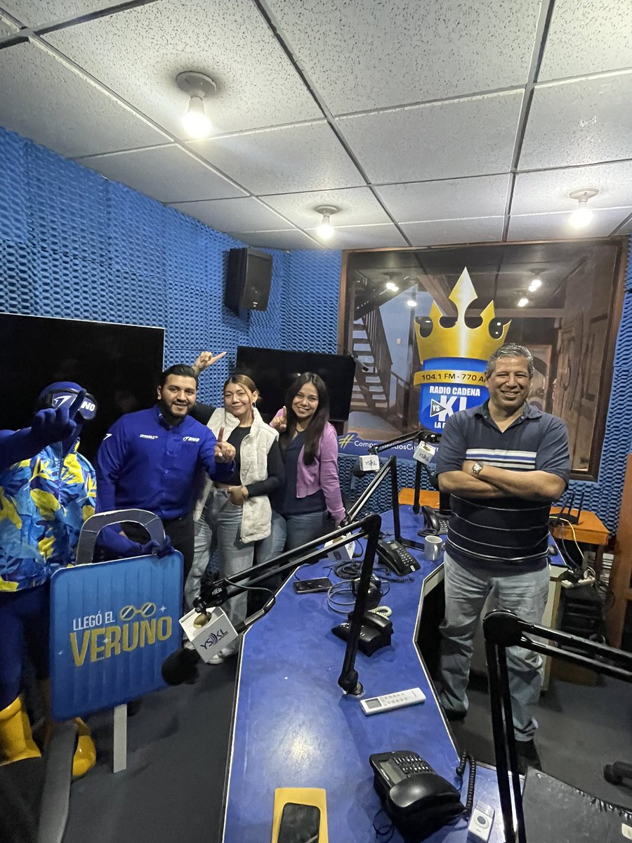 jennycgaldamez's tweet photo. Seguimos en la #Girademedios con Gasolineras UNO para brindar detalles sobre la promoción #Veruno donde los clientes podrán ganar 10 boletos dobles a Río de Janeiro, Madrid y Nueva York y muchos premios más #RRPP #AVRmultimedia #somosmás https://t.co/oOBDVlWRTM https://t.co/sBWSO4i5vR