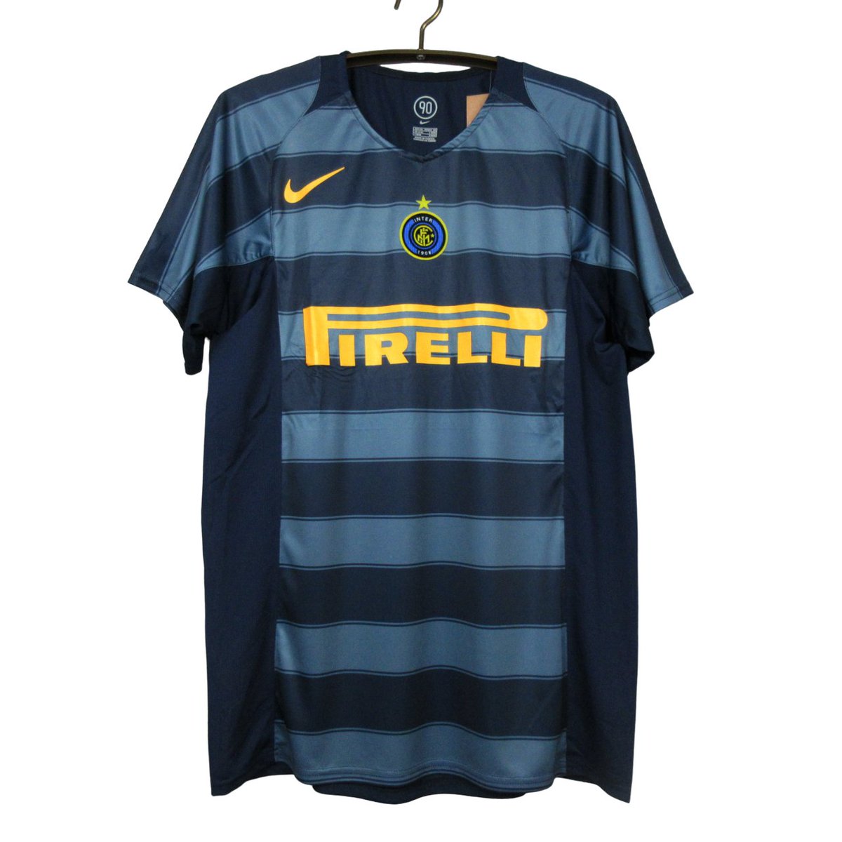 imporsports's tweet photo. Que tal essa retrô da Inter dos tempos do Imperador no precinho? 🇮🇹

Corre lá no site 👉https://t.co/oYQhI4NeJG https://t.co/7oR6VHXlIk