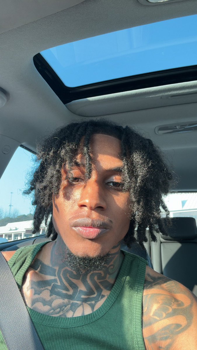 Timbo22god's tweet photo. My haircuts turn u on? 👀 https://t.co/l4somAabas