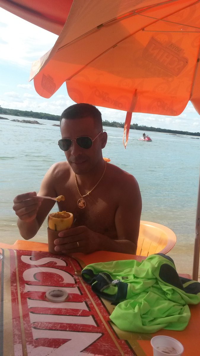 legiovanelli's tweet photo. Saboreando um peixe no camarão a beira do velho Chico  em Petrolina  #MelhorDaNoiteNaBand. Alessandro Giovanelli https://t.co/mlFUCXf6Ys