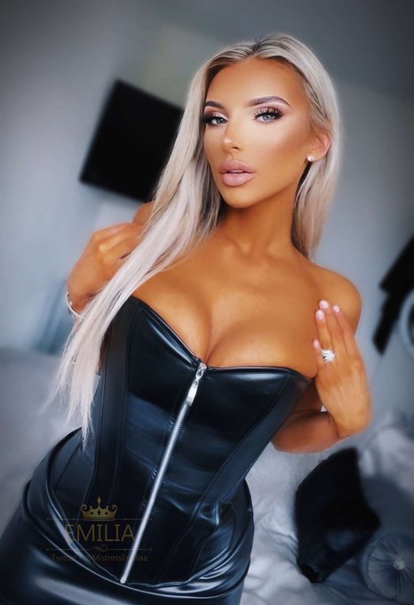 MUST #FOLLOW &amp; #RT   💎@MistressEmiliaa 💎  🔥🔥 Sexy 🔥🔥 #Domme   https://t.co/jq2piHktmM  #GoAndWorshipHer<a href="/tag/follow"class="tags">#FOLLOW</a><a href="/tag/rt"class="tags">#RT</a><a class="tags" target="_blank" title="On Twitter" href="/?out=eyJ0eXAiOiJKV1QiLCJhbGciOiJIUzUxMiJ9.eyJpYXQiOjE3MjQyMjMxODEsImlzcyI6InR3cG9ybnN0YXJzLmNvbSIsIm5iZiI6MTcyNDIyMzE4MSwiZXhwIjoxNzU1NzU5MTgxLCJyZWRpcmVjdF91cmwiOiJodHRwczovL3R3aXR0ZXIuY29tL01pc3RyZXNzRW1pbGlhYSJ9.SqS354sgpZcyqmI6_GhFMhATNY-kRoF7QbW9PeA_TtRrYTS5vybxPTIIOKyT9NY2lFdOi9k2PQjg2XmwyfxdFQ">@MistressEmiliaa</a><a href="/tag/domme"class="tags"><span>#domme</span></a><a href="/tag/goandworshipher"class="tags"><span>#goandworshipher</span></a>