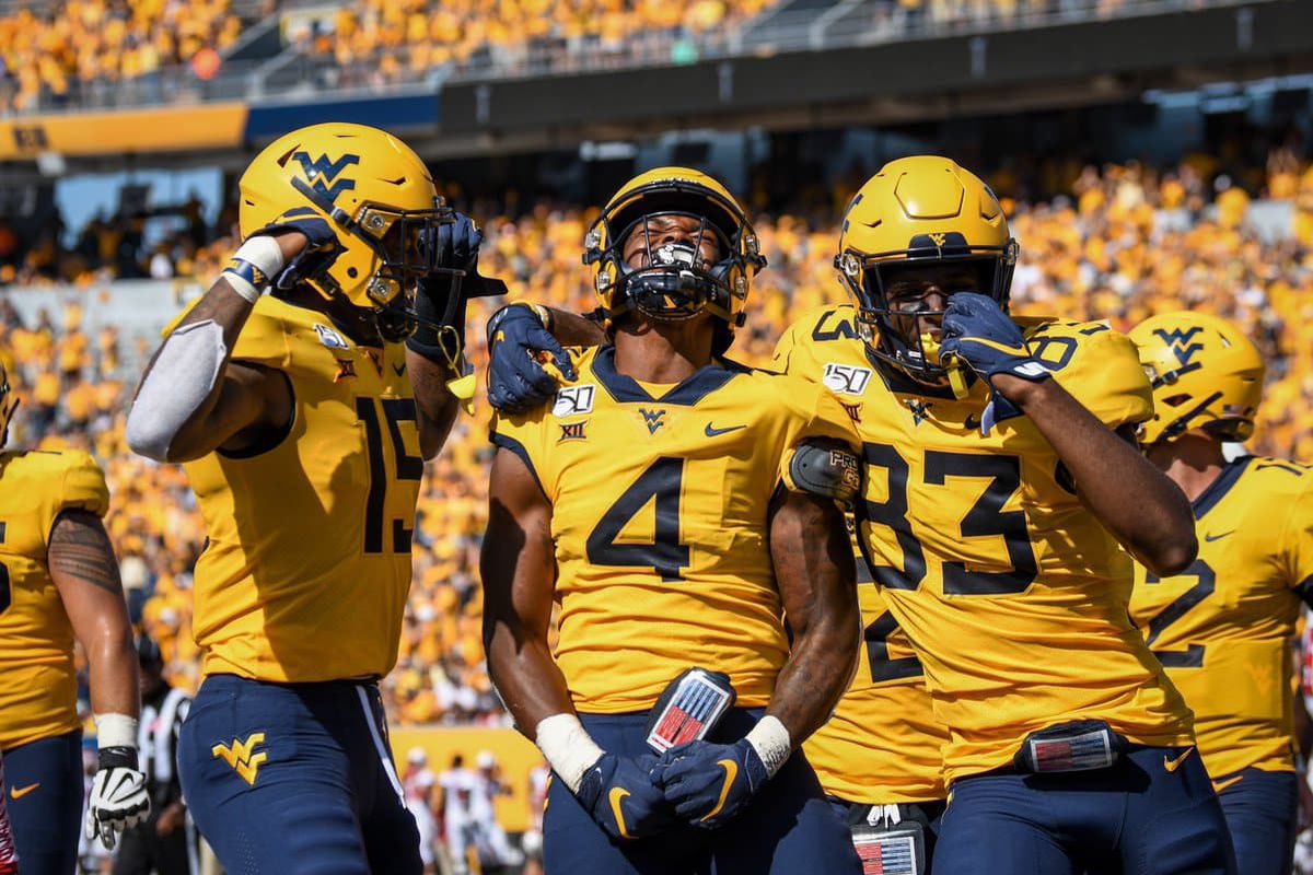 RobbieJ2025's tweet photo. After speaking with @CoachChadScott I’m beyond blessed to receive my 6th Division 1 offer from West Virginia University! @CoachDelleDonne @CoachWorrilow @k_rodgers302 @SalesianumFB https://t.co/ZTaF6jzlDN