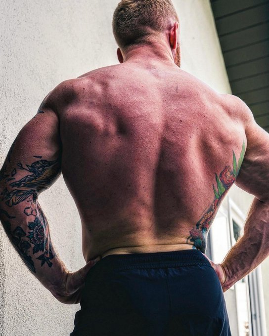 Who&rsquo;s adding the much needed scratch marks though 👀 https://t.co/BIU06nzWL7