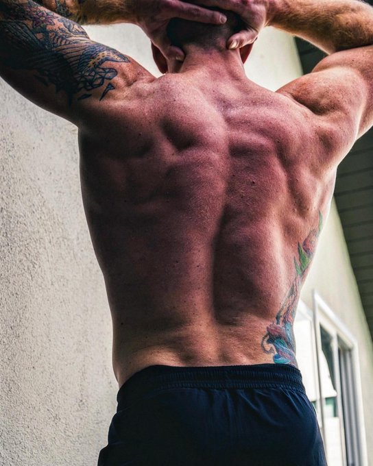 Who&rsquo;s adding the much needed scratch marks though 👀 https://t.co/BIU06nzWL7