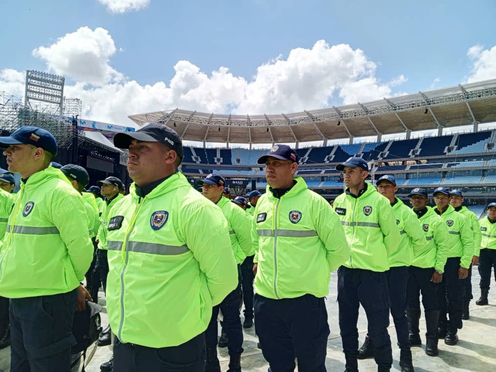 Felicité el trabajo de las mujeres y hombres integrantes de los órganos de seguridad ciudadana, por su participación y despliegue en los espectáculos masivos desarrollados en la ciudad de Caracas, durante el último mes.