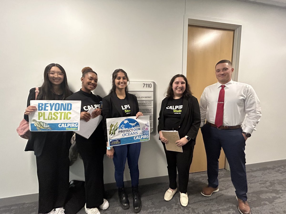 Dear_Alayah's tweet photo. Thank you @RogerNiello and your office for meeting with  @UCLA @CALPIRGStudent today for our Annual Lobby Day!  California can keep leading the way on fighting plastic pollution!#LobbyDay2024 #BreakFreeFromPlastic #ProtectOurOceans https://t.co/WnRjUPeIcK