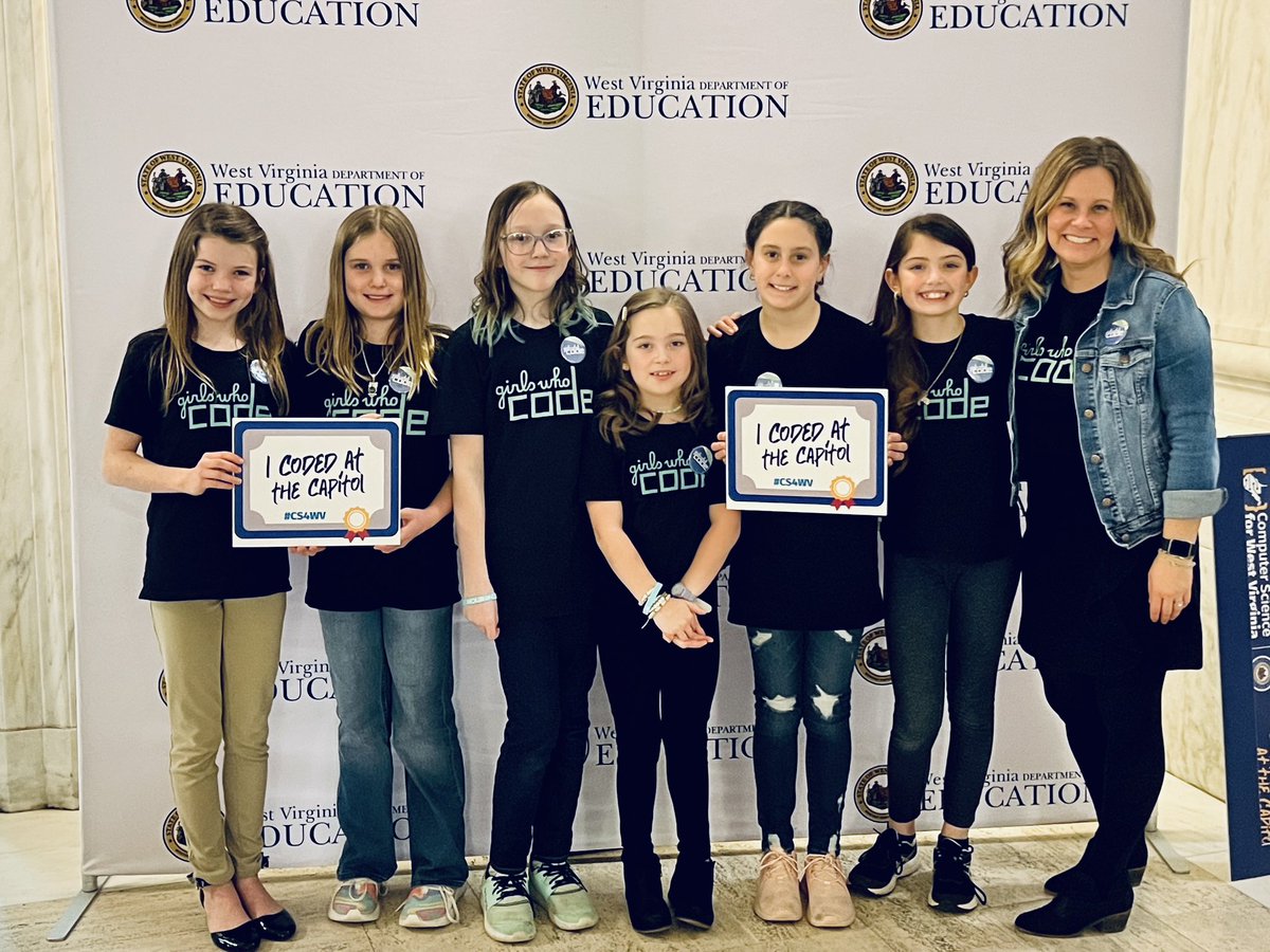 MylanPatriots's tweet image. 💜💻 Recently our @GirlsWhoCode Club wrapped up their 6th season here at The Park! Over 13 weeks, girls built a coding sisterhood, learned about persistence and frustration and worked to code some super cool tech!#mylanpatriots #CS4WV #girlswhocode 

@Monongalia_Co 
@WVEducation