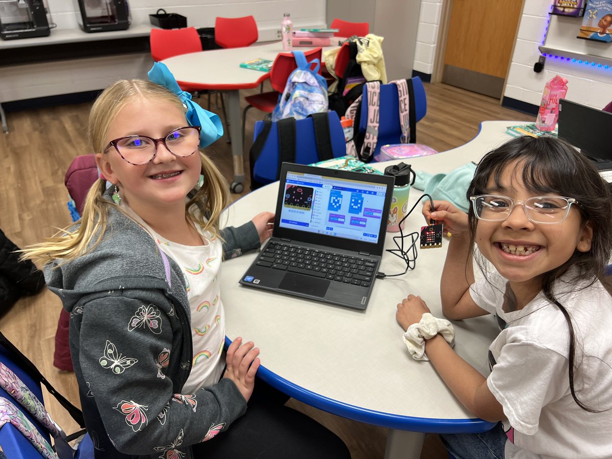 MylanPatriots's tweet image. 💜💻 Recently our @GirlsWhoCode Club wrapped up their 6th season here at The Park! Over 13 weeks, girls built a coding sisterhood, learned about persistence and frustration and worked to code some super cool tech!#mylanpatriots #CS4WV #girlswhocode 

@Monongalia_Co 
@WVEducation