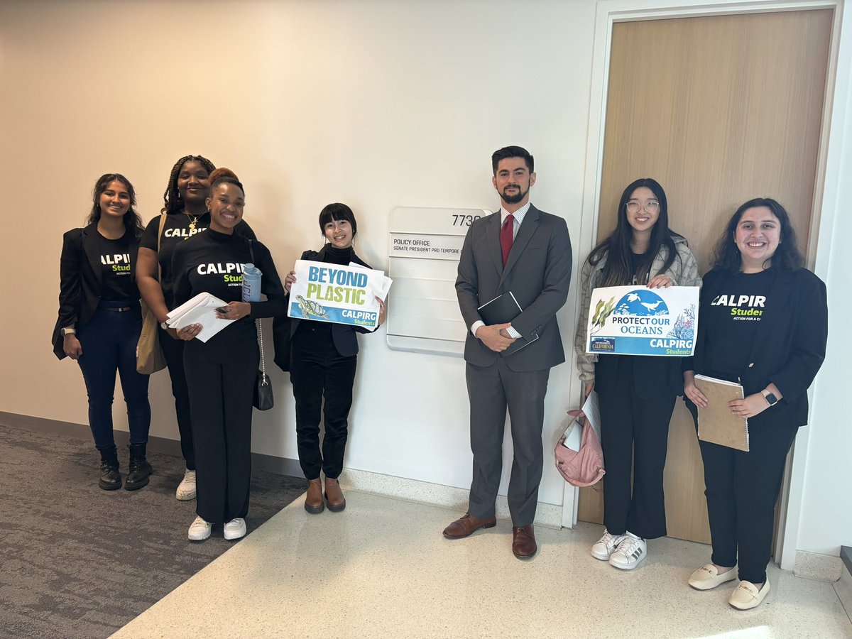 ella_v0's tweet photo. I’m so thankful to have met with the amazing staff of the office of @ilike_mike for our annual lobby day!
@CALPIRGStudent 
#CampustoCapitol #LobbyDay2024 #BreakFreeFromPlastic #ProtectOurOceans https://t.co/Ioe9ubMksy