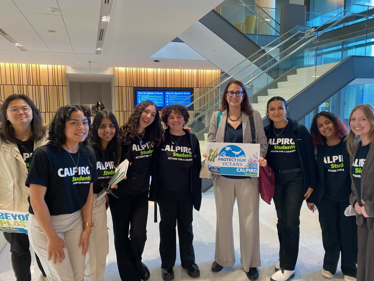 OliviaMion53773's tweet photo. Ran into @LauraFriedmanCA during our Annual Lobby Day @StudentPIRGs @CALPIRGStudent #LobbyDay2024 #BreakFreeFromPlastics https://t.co/j2g9sYiAwS