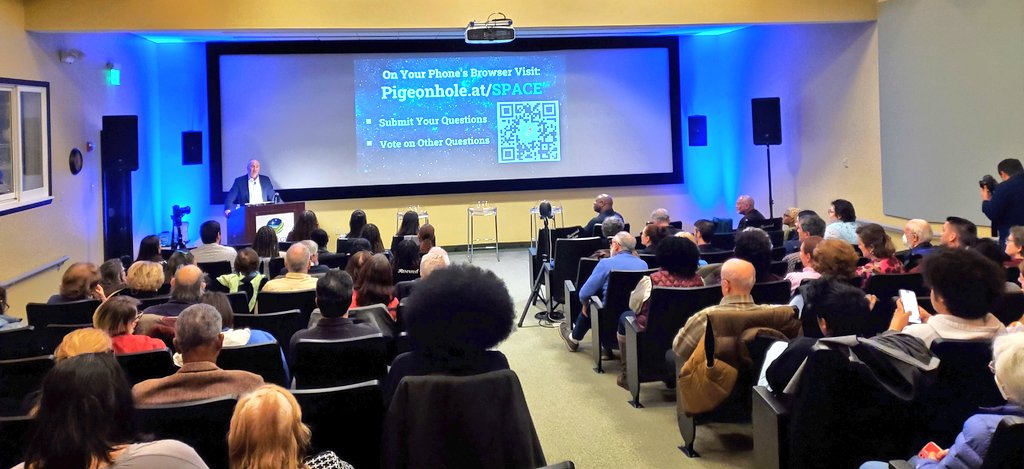 Our @CarnegiePres Eric D. Isaacs welcomed an enthusiastic crowd to our @CarnegiePlanets campus for a special screening of the @NatGeo documentary The Space Race about Black astronauts, engineers & scientists followed by a Q&A with special guests Charles Bolden and Leland Melvin.