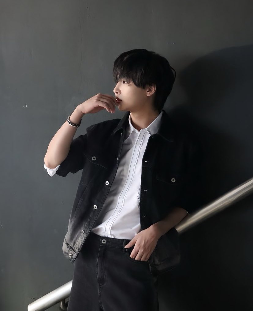 clown__nation's tweet image. wishing you a wonderful day today. may you be healthy and this year will be a great one for you. stay healthy, eat well and keep up the amazing work you’ve been doing. happy birthday yunmin

      HAPPY BIRTHDAY YUNMIN!!
🥳🥳🥳🎂🎂

#THE7
#HAPPYYUNMINDAY