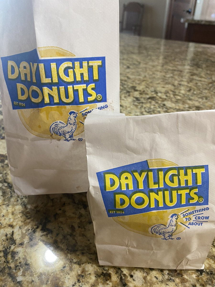 DirtyTennisShow's tweet photo. Discovering Oklahoma's charm with Dena, fueled by a cravable love for Daylight Donuts – making memories one delicious bite at a time!
#donuts #donut #doughnuts #chocolate #food #foodie #dessert #donutsofinstagram #donutlover #dirtytennispodcast #beachlife #verobeach #oklahoma https://t.co/9ousRCaiJj