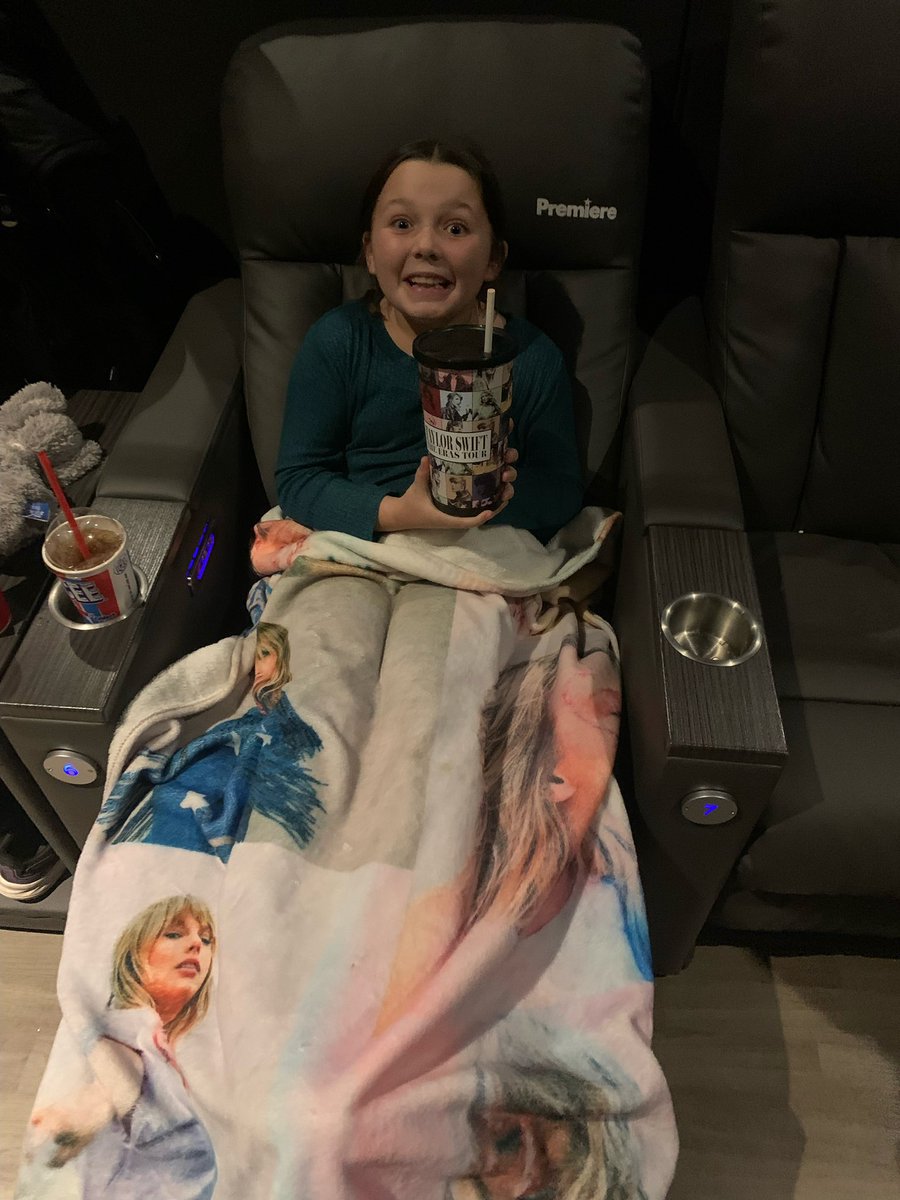cece_munro's tweet photo. Day 18 of trying to get Kiera the #22hat. She will be at Toronto opening night section 510, row 6 seat 3 @taylornation13 @taylorswift13 @tswifterastour #ErasTour https://t.co/wL5W6XJOMF