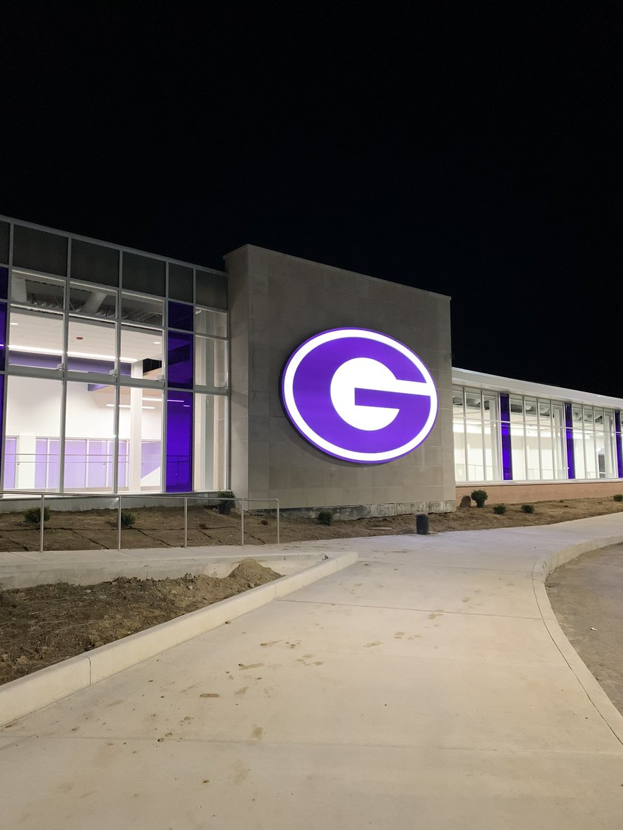 Jeff_Gibboney's tweet photo. Check out our new light at @GHSPurplePride https://t.co/Ylne3fXxNT