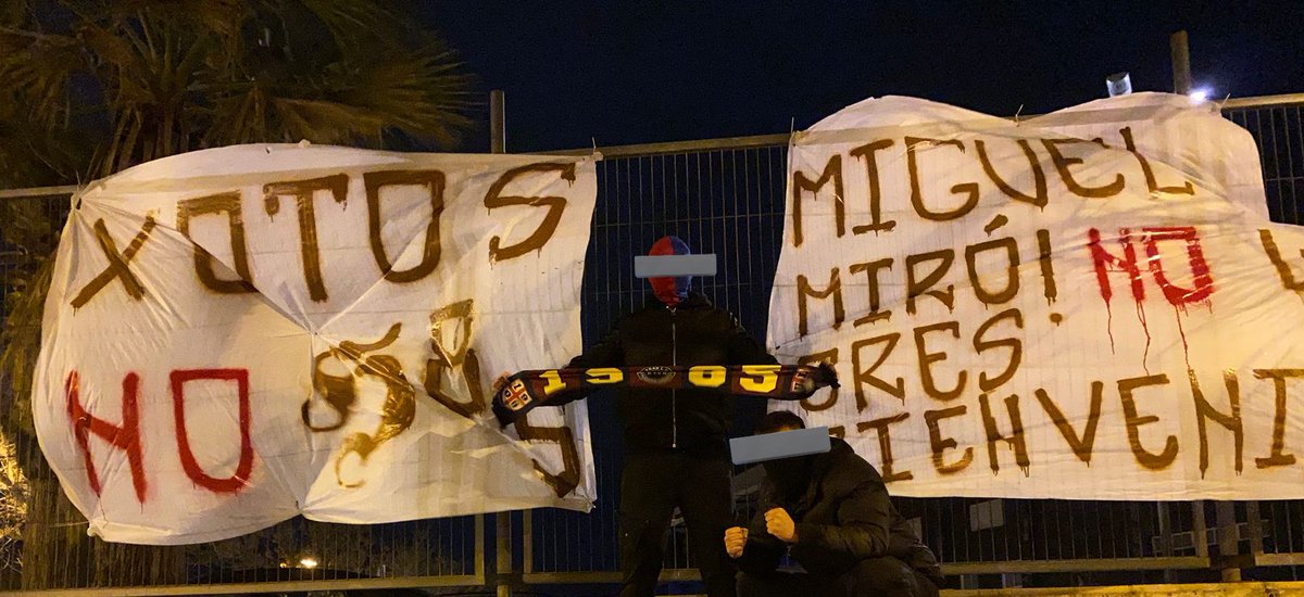 hlg8535488's tweet photo. que lo tengan claro, no serán bien recibidos.

sacad vuestras manos de nuestro club, respetad el escudo.

1985 ⚔️ https://t.co/Pc0MMCX89g