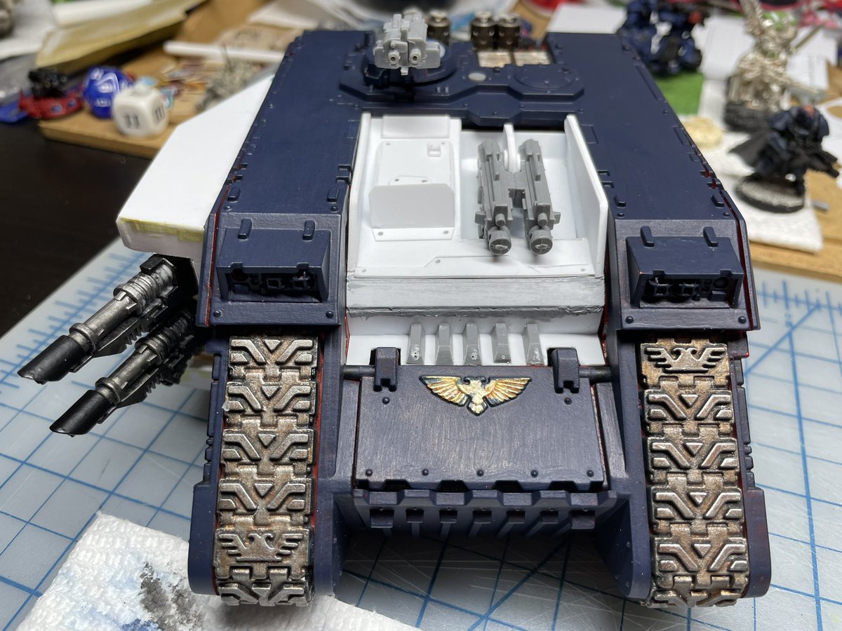 Velox_Mortis's tweet photo. Taking shape

#landraider #warhammer40000 #warhammercommunity #miniatureconversion #spacemarines #landraidermkiib #wip https://t.co/DZEeSCYfBM