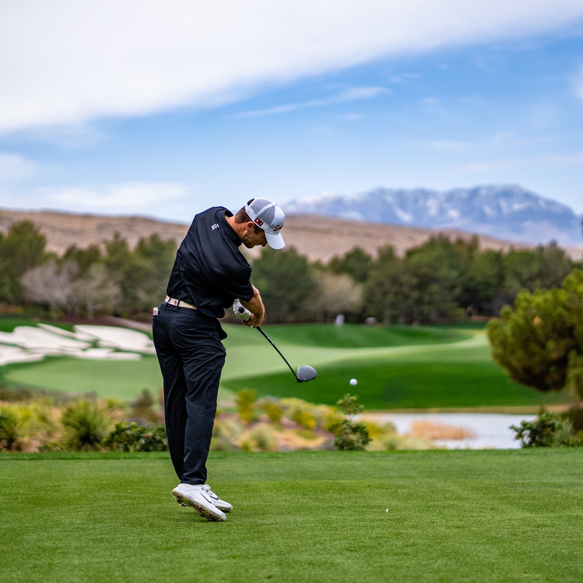 OU_MGolf's tweet image. Solo first place. Only team under par. 

#BoomerSooner ☝️