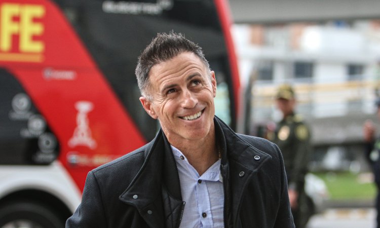 Juega bien al fútbol el Santa Fe de <a href="/PeiranoOficial/">Pablo Peirano DT</a>. Y tiene alma. 

Paso a paso, pero con los ojos en cielo. Vamos arriba.