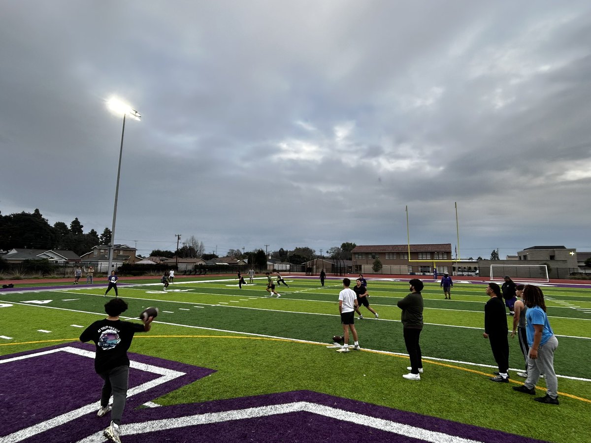 OLCoachCam's tweet photo. The boys are out here WORKING‼️ Speed training first half and 7s to finish! #WhyNotStAnthony #ChampionshipEffort @SAHSFootball1 https://t.co/CLbxXc7VdX