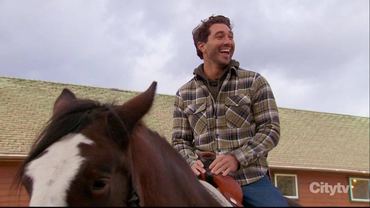 tvgoldtweets's tweet photo. this feels like a scene from a hallmark movie #TheBachelor https://t.co/KDwO1yIIO4