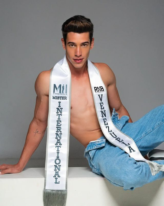 Pose Models Management (@posemodelsmgmt) / Posts / X