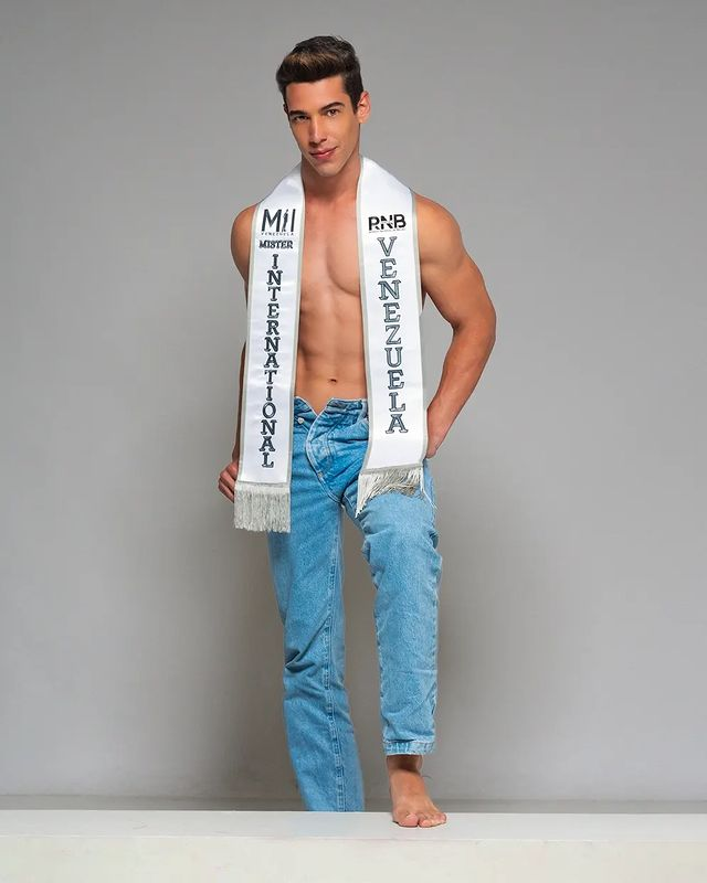 Pose Models Management (@posemodelsmgmt) / Posts / X