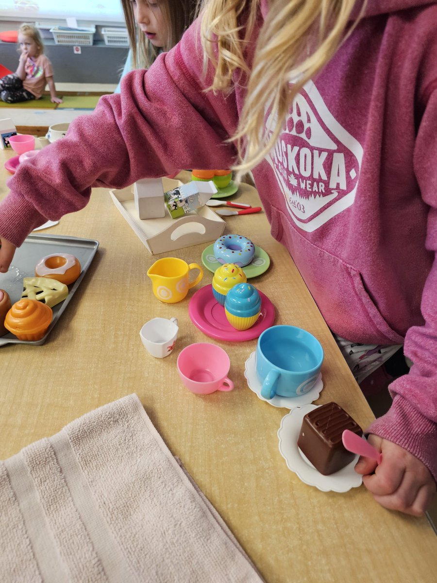 TLDSBDECE's tweet photo. You're invited! It's Queen Bees birthday tea. Playing with capacity.  Queen Bee is very thirsty. Which teacup should she choose? Tomorrow, we will add this weeks literacy focus... @monckps @ShanCharland2 @TLDSB_EY https://t.co/OOzVGhPaBr