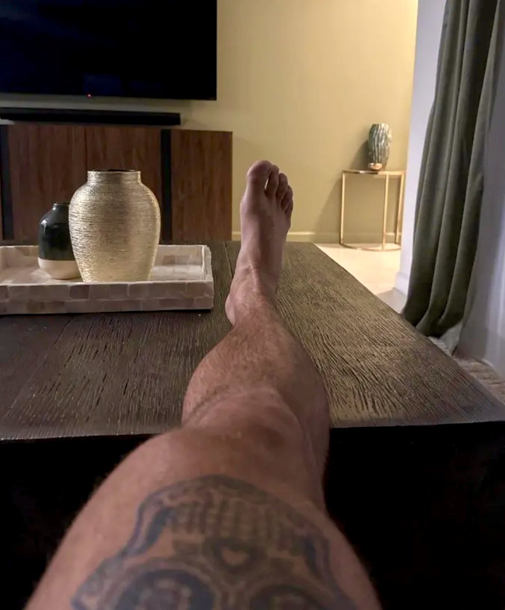 miamiwolf93's tweet photo. #legday https://t.co/k2MbtwJ5GL