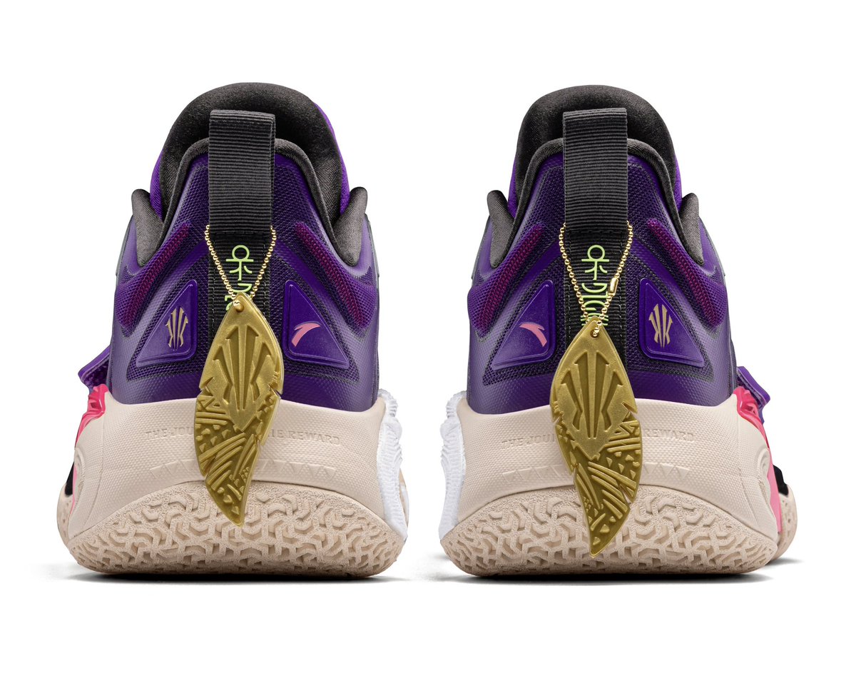 NickDePaula's tweet photo. The ANTA KAI 1 in the initial “Artist On Court” colorway will also launch in the US at:

• March 7th at Extra Butter in New York
• March 9th at Nice Kicks in San Francisco https://t.co/kZYlfLuje7