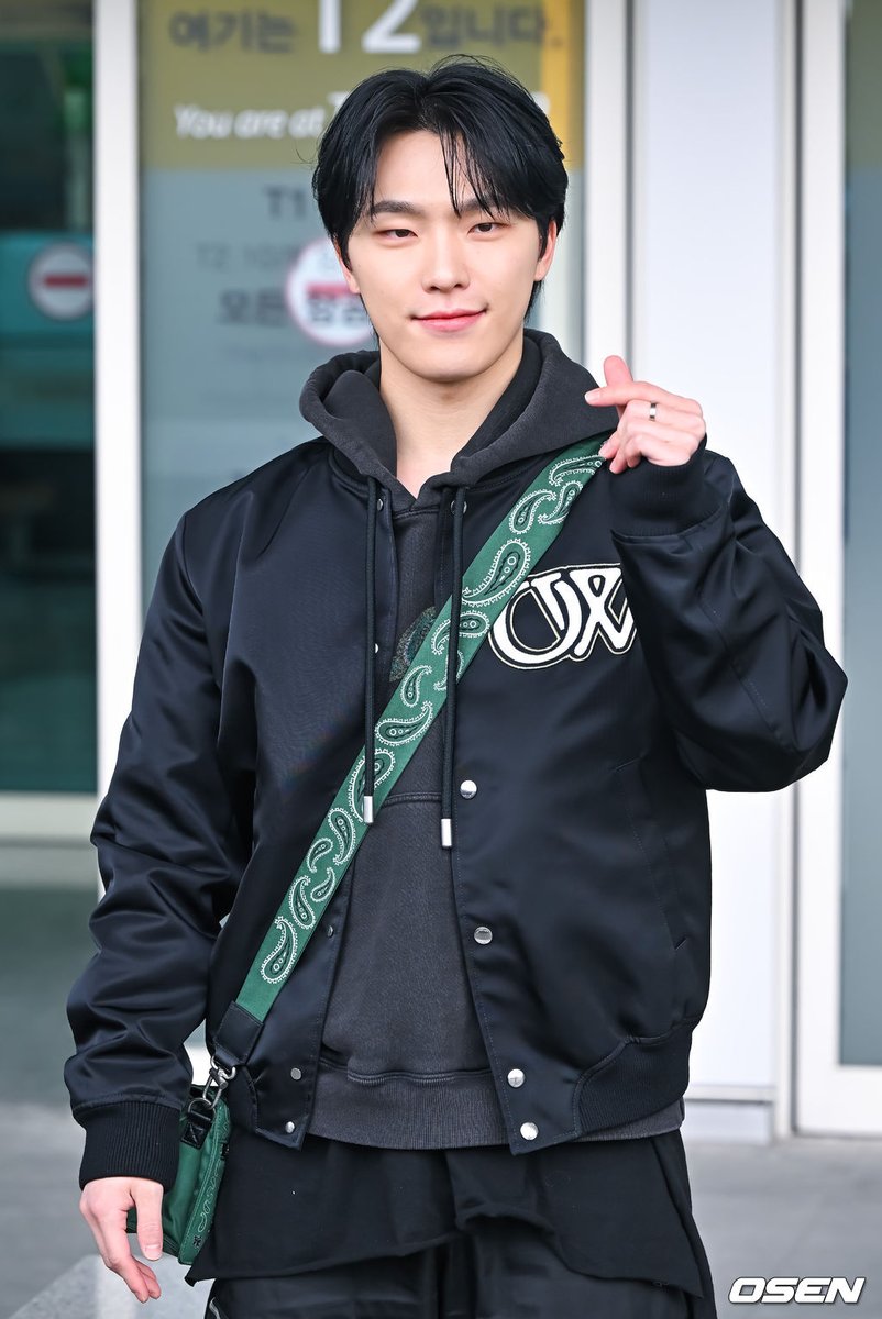 svtcontents's tweet photo. [THREAD] 240227 DINO #디노 at the ICN Airport bound to Paris, France 🇫🇷 to attend Paris Fashion Week for OFF-WHITE https://t.co/se3sgZKuFt
