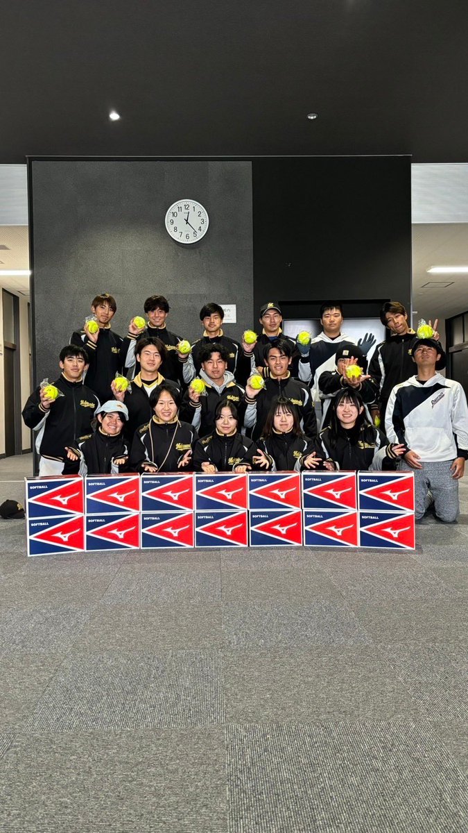 Cheerupsashiire's tweet photo. 🥎大阪公立大学ソフトボール部　サシイレ到着🥎
サシイレThank you写真が届きました！

🎁サシイレ商品🎁
ソフトボール試合球  204個

【サシイレプロジェクトに興味がある方】
下記URL、もしくは本アカウントへのコメントにて申込お問い合わせを受け付けております！
https://t.co/xkaRVMgPMl https://t.co/ePUNWxeBBW