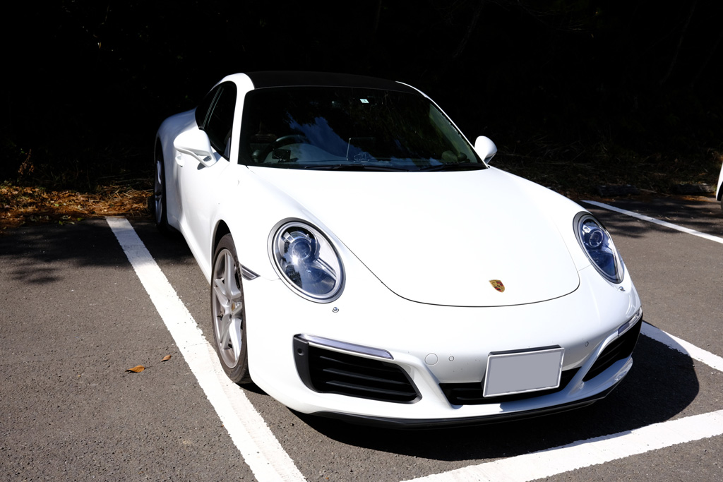 OfficialKAROmat's tweet photo. HIRO様の #カロマット 装着事例です。

車種:#ポルシェ911
マットタイプ:#FLAXY ブリリアントブルー 

遮音性や重厚感が大変気に入っています
マットのずれ防止のピンもよく考えられていて、外しやすく、掃除のときには大変役立っています
【装着事例】https://t.co/5iUQzTkLW5

#KAROマット #KARO https://t.co/XDCTuljVoH