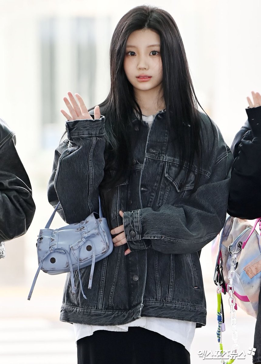 illitupdates's tweet photo. [PHOTO] 240227

#WONHEE at Incheon International Airport on their way to Paris | Press Photo 

#ILLIT #아일릿 @ILLIT_official @ILLIT_twt https://t.co/cvMDboilJn
