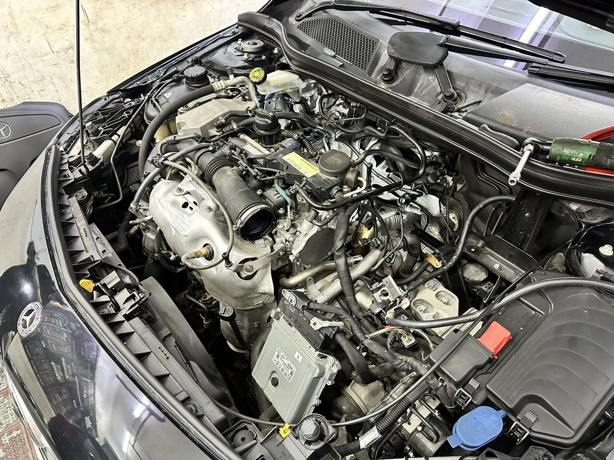 TeamLegendMotor's tweet photo. BENZ A200
-replace thermostat 
-replace cooloant temperature sensor
-replace coolant cut-off valve

#benz #a200 #a250 #cla250 #thermostat #tempsensor https://t.co/MMpLDhKh9i