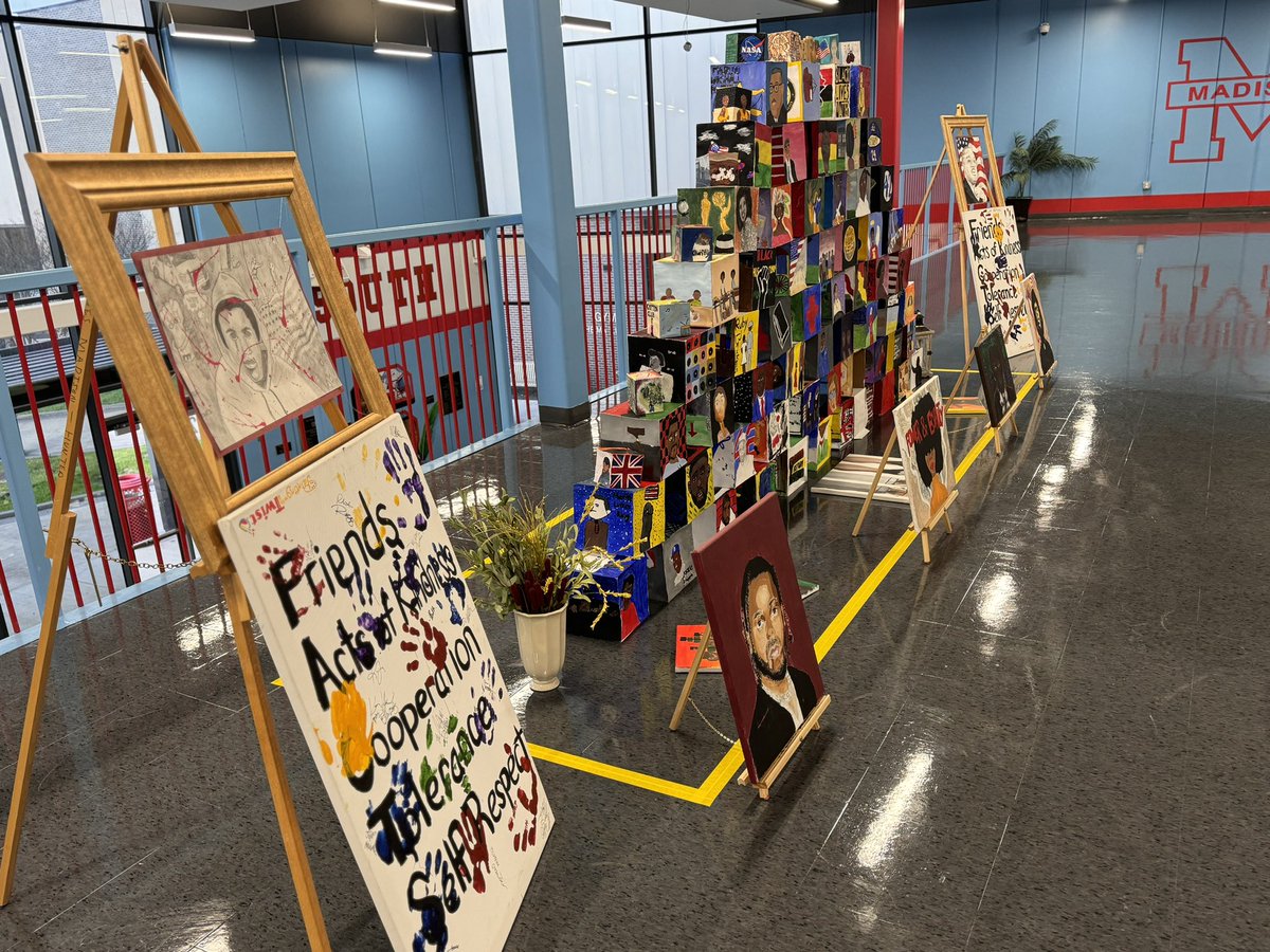Damien_Hunter_2's tweet photo. When you get the opportunity, come to Madison and check out the students work - 2024 Black History Art Display - from Coach Hunters class. 🎨🖤 The students did an immaculate job. “Remember we stand on the shoulders of others”… @HISDArts @chandelart @MadisonTXFFA @MadisonHS_ https://t.co/11TM7RURPc
