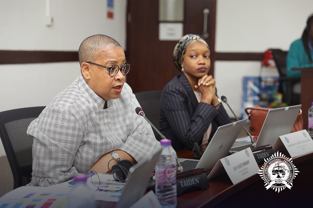 SIERRAEYESALONE tweet media