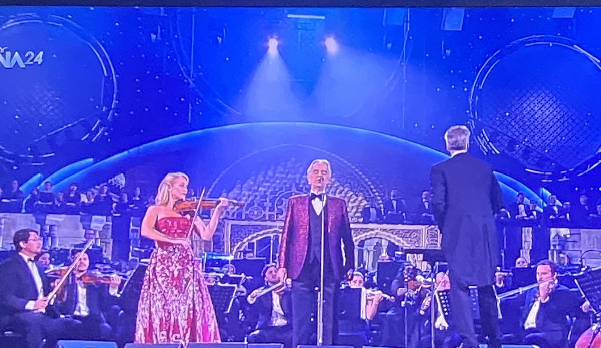 carolinahappy's tweet photo. Creo que será lo mejor del Festival !! Que maravilla poder disfrutar de tremendo espectáculo !! Gracias Viña !!
#AndreaBocelli
#Mejordirectordeorquesta
#Operaparaelalma https://t.co/9sGWmZ0Unw